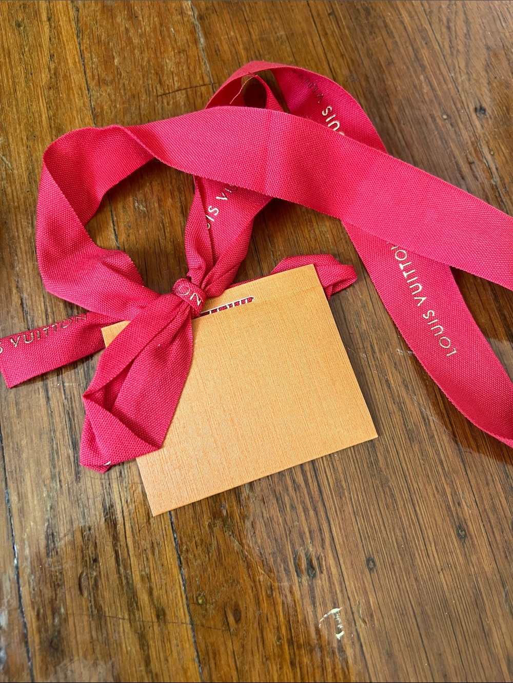 Louis Vuitton holiday LE gift bag, red ribbon - Picture 6 of 7